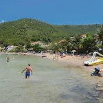 - 08 Nyaraló